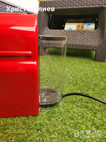 Кафемашина с капсули NESPRESSO Inissia Червена Черна, снимка 15 - Кафемашини - 56082765