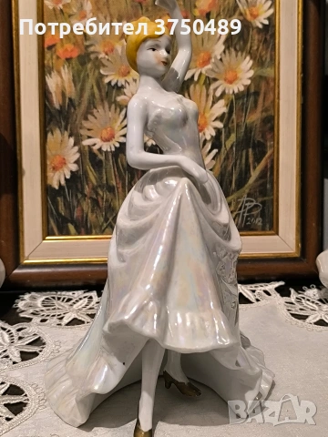 Фигурка на танцуващо момиче, снимка 2 - Колекции - 53488617