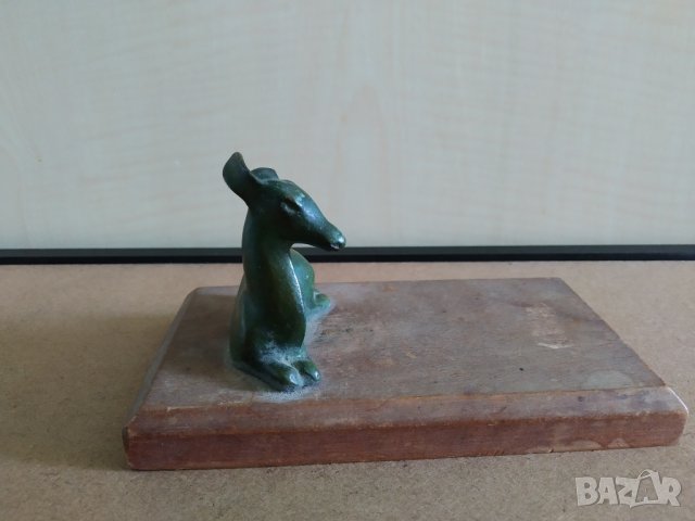 стара бронзова  статуетка-сърна 