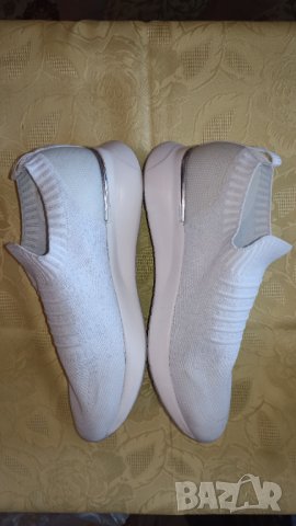 Hush puppies N42, стелка 27,5 см.Бели  оригинални ластични обувки, снимка 3 - Кецове - 41719658