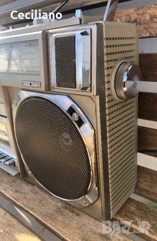 Радиокасетофон Crown CSC-950L, снимка 5 - Радиокасетофони, транзистори - 53114170