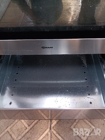 Иноксова свободно стояща печка с керамичен плот Gram с PIROLISE и 2 години гаранция!, снимка 2 - Печки, фурни - 53080817