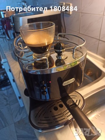 Кафемашина Делонги с ръкохватка с крема диск, работи отлично и прави хубаво кафе , снимка 2 - Кафемашини - 41782899