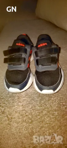 маратонки Adidas 29 размер, снимка 2 - Детски маратонки - 55713144