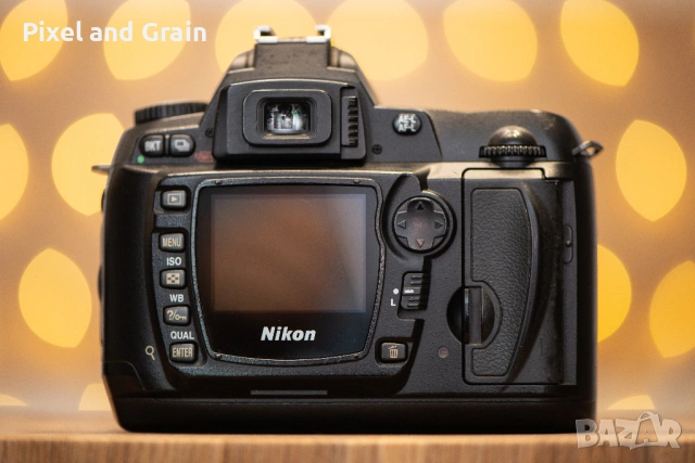 Nikon D70s фотоапарат + два обектива и аксесоари Никон