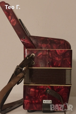 Акордеон Weltmeister - употребяван, снимка 2 - Акордеони - 53586067