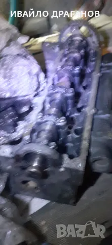 Продавам ЦИЛИНДРОВА  ГЛАВА за Рено клио 1.5 dci 2006г