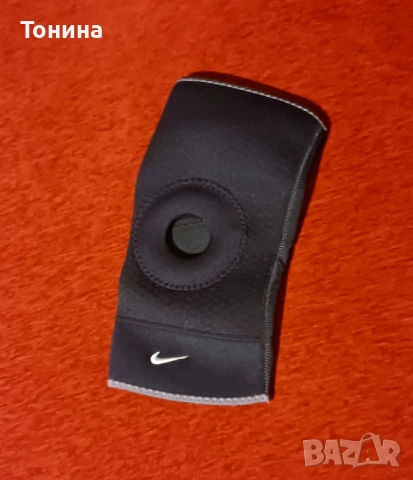 Еластична наколенка за тенис Nike , снимка 2 - Спортни дрехи, екипи - 53637466