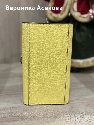 Жълта чанта Guess, снимка 4 - Чанти - 52541208