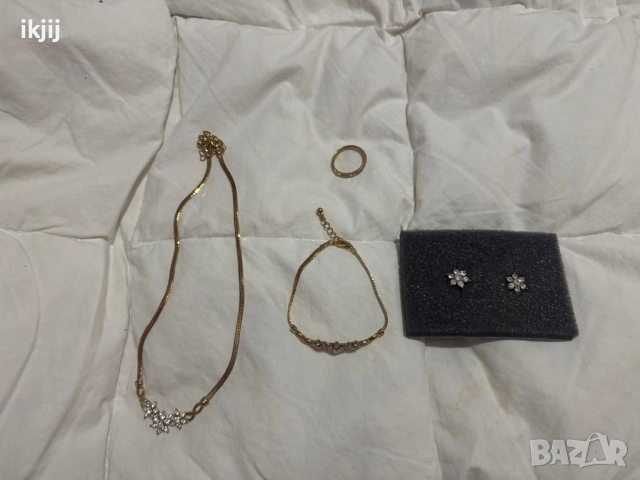 Продавам Дамска Бижута