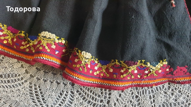 Автентична кърлянка от Хърцойска носия, снимка 3 - Антикварни и старинни предмети - 53400741