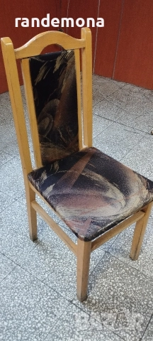 Дървени тапицирани столове