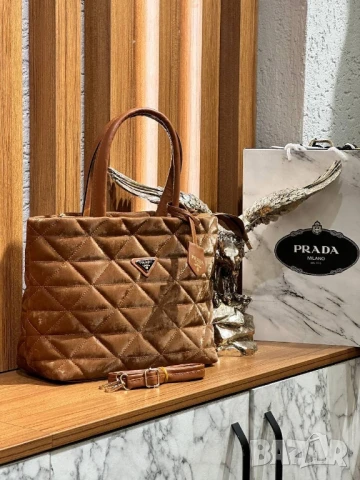 чанти prada , снимка 4 - Чанти - 50745556