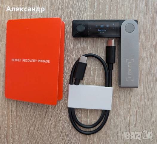Крипто портфейл Ledger Nano X, снимка 2 - USB Flash памети - 52813341
