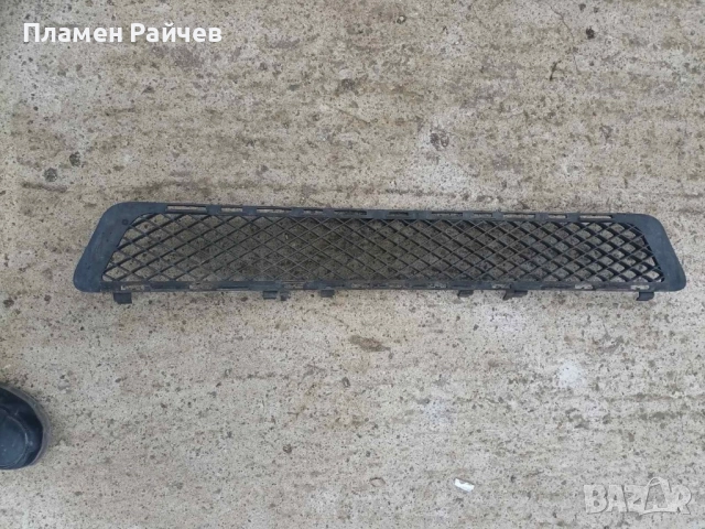 Решетка за предна броня Мерцедес w212, снимка 2 - Части - 52912444