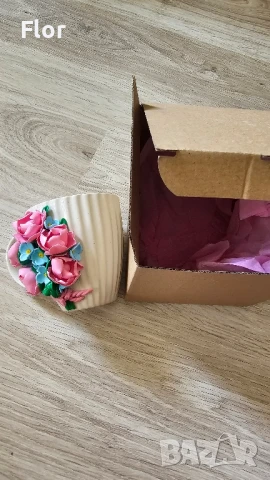 Чаша с декорация прекрасни цветя