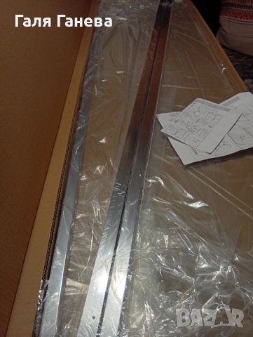 Стъклен параван за баня 