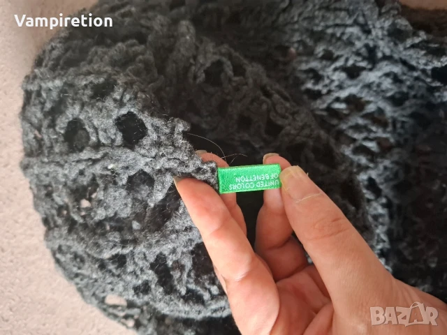 Пуловер на дупки Бенетон, снимка 3 - Блузи с дълъг ръкав и пуловери - 51120524