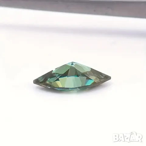 Зелени цирконии 6х12мм, снимка 2 - Колиета, медальони, синджири - 48540044