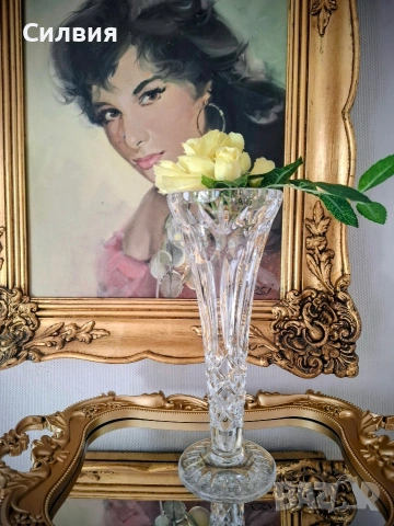 Кристална ваза 