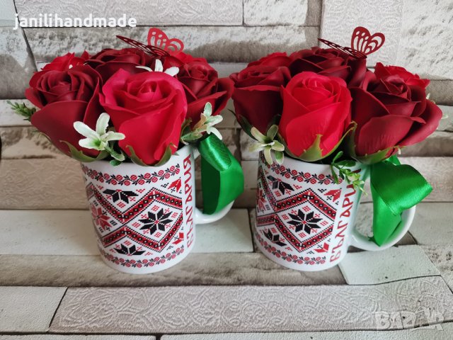 Чаша с рози, народни мотиви, шевици