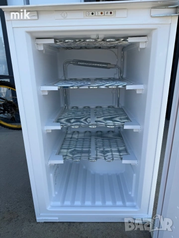 Малък фризер за вграждане Bosch 4 чекмеджета , снимка 9 - Фризери - 53703263