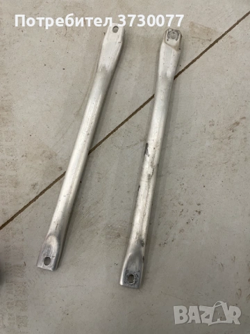 BMW F10 F11 разпънки предница моторен кош , снимка 2 - Части - 53196712