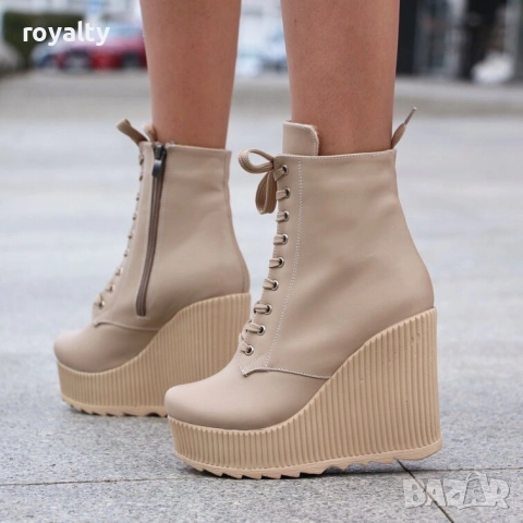 Боти на платформа - бежова кожа