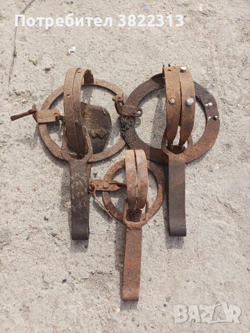 Стари ковани капани за животни