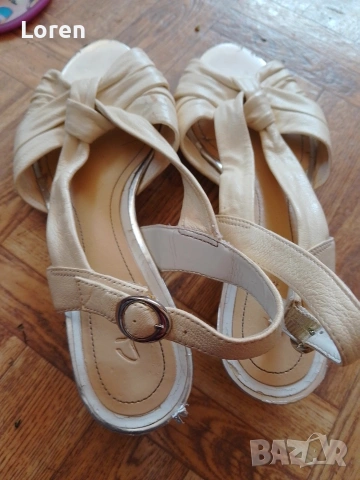 Подарявам!Сандалки в кремаво бял цвят и мини ток , снимка 3 - Сандали - 53833348