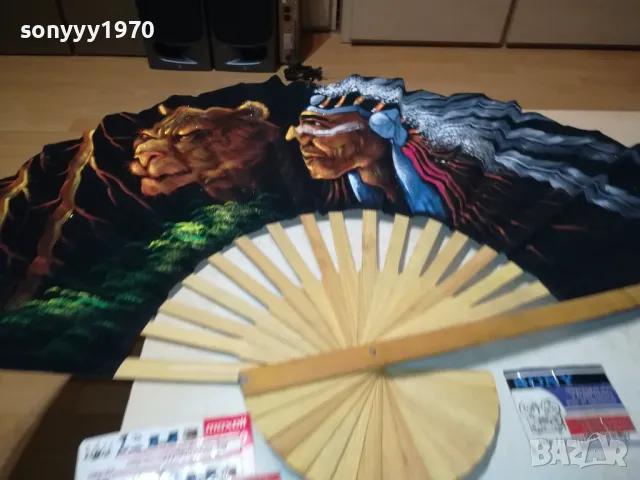 ГОЛЯМО ЧЕРНО ВЕТРИЛО 100Х60СМ ВЕЛУР ИНДИАНЕЦ+ЛЪВ 0511241733, снимка 10 - Антикварни и старинни предмети - 47853667