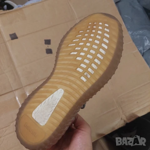 adidas YEEZY BOOST 350 V2 "Beluga Reflective" номер 43 ,5-44 оригинални маратонки , снимка 4 - Маратонки - 49912063