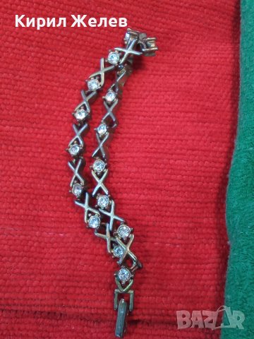 AVON СТАРА МАРКОВА ПОСРЕБРЕНА МОДНА МЕСИНГОВА АРТ ГРИВНА с ИСКРЯЩИ ФАСЕТИРАНИ КРИСТАЛИ 37059, снимка 17 - Гривни - 41389421