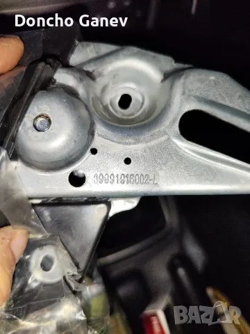 триъгълник за преден прозорец на Субару Форестър 