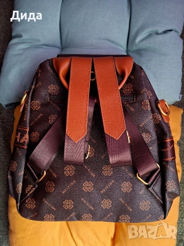 НОВА Раница в тъмнокафяво с шарка на детелини, снимка 3 - Раници - 53484573