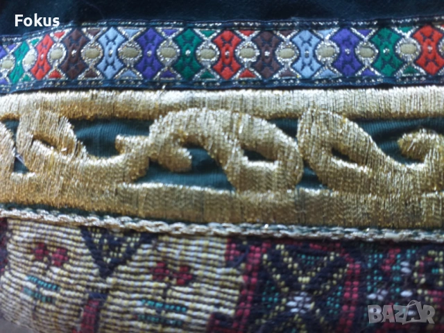 Кафтан Носия изработена от зелено кадифе и бродерия с сърма, снимка 11 - Антикварни и старинни предмети - 53469823