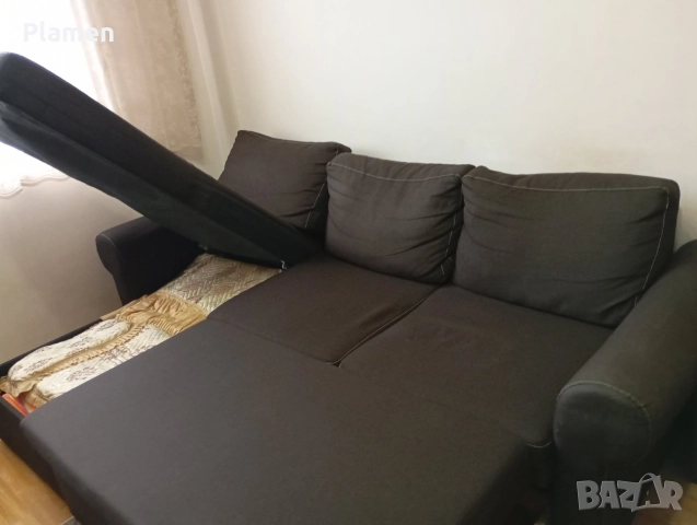 Продавам ъглов диван универсален разтегателен, много здрав.