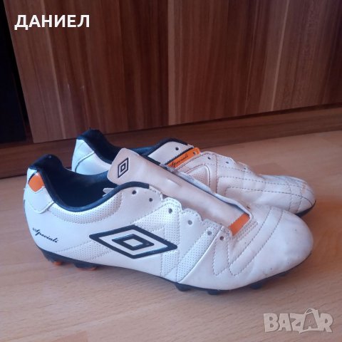 Оригинални Детски футболни обувки UMBRO speciali номер 38 , снимка 1 - Футбол - 34251040