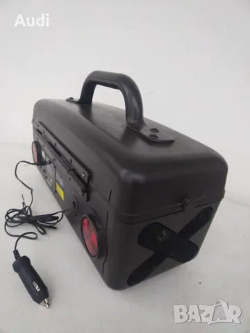 Радио-касетофон и диск на фирмата Roadstar, изработено по поръчка за автомобилната компания Jeep.  С, снимка 2 - Радиокасетофони, транзистори - 44642212