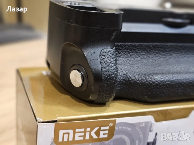 Грип за Sony Alpha сериата, снимка 5 - Чанти, стативи, аксесоари - 52638317