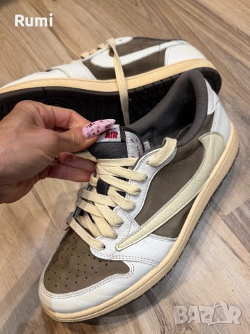 Оригинални кожени кецове Jordan 1 Low Travis Scott! 47,5 н, снимка 5 - Маратонки - 52306381