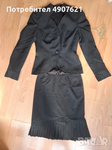 Дамски костюм Escada