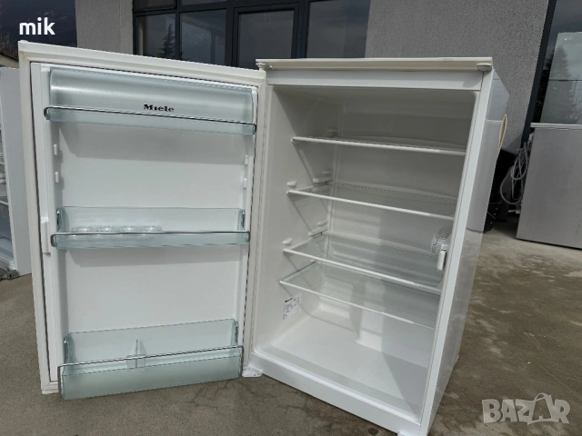 Малкък хладилник за вграждане Миеле като нов, снимка 11 - Хладилници - 53592177