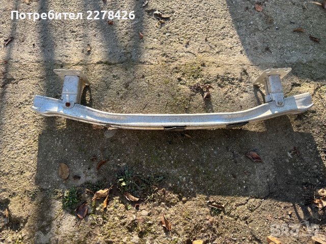 Основа за предна броня Рено Меган, снимка 2 - Части - 39173032