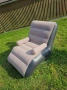Удобен надуваем S-образен шезлонг с подлакътници, снимка 1