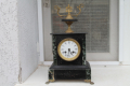 Френски настолен мраморен часовник , снимка 1 - Антикварни и старинни предмети - 44716447