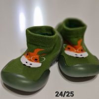 Чорапки с гумена подметка , снимка 6 - Детски пантофи - 38647148