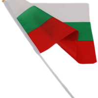  Знаме на България с дръжка, размери 20*30см и 30*45см, Българско знаме, Български флаг, снимка 2 - Фен артикули - 44525860