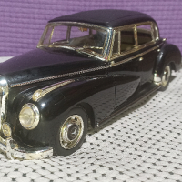 Mercedes 300 c -  1955 - Мащаб 1:18 , снимка 2 - Колекции - 44642002