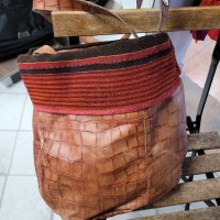 FERRO MODA естествена кожа чанта,красив десен,дълга дръжка, снимка 3 - Чанти - 38985776